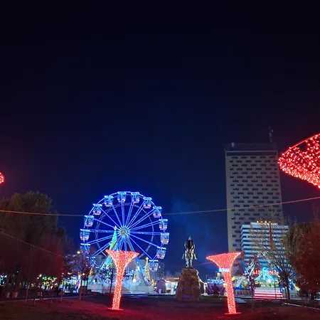 アパート Tirana